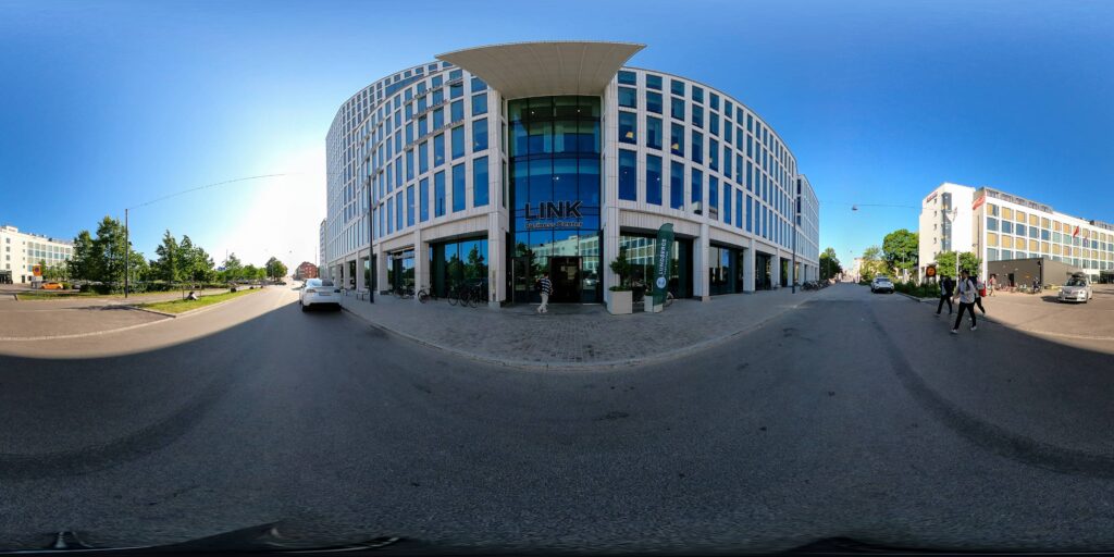 360-fasadbild på LINK Business Center där Östsvenska Handelskammarens mötesplats finns. Hyr kontorsplats, konferenslokaler eller skapa ett event hos oss.